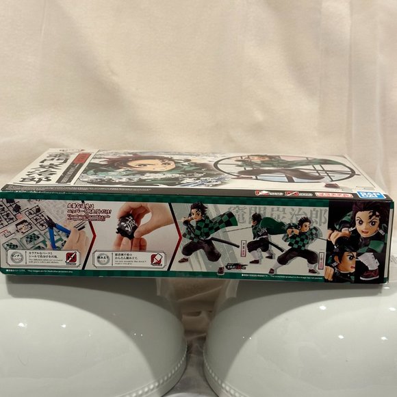 Kamado Tanjiro Action Figure - Picture 2 of 3